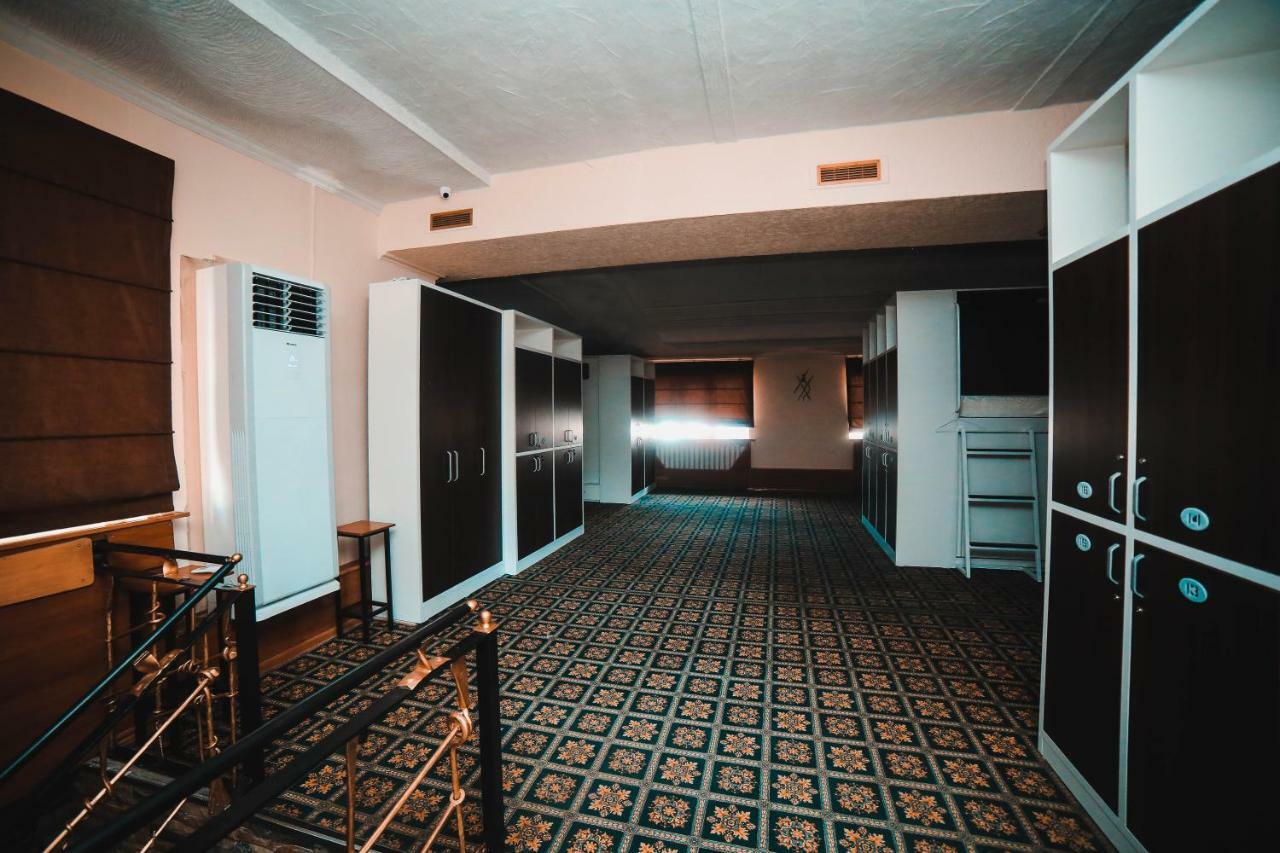 Capsule Hotel Technocave Бишкек Экстерьер фото