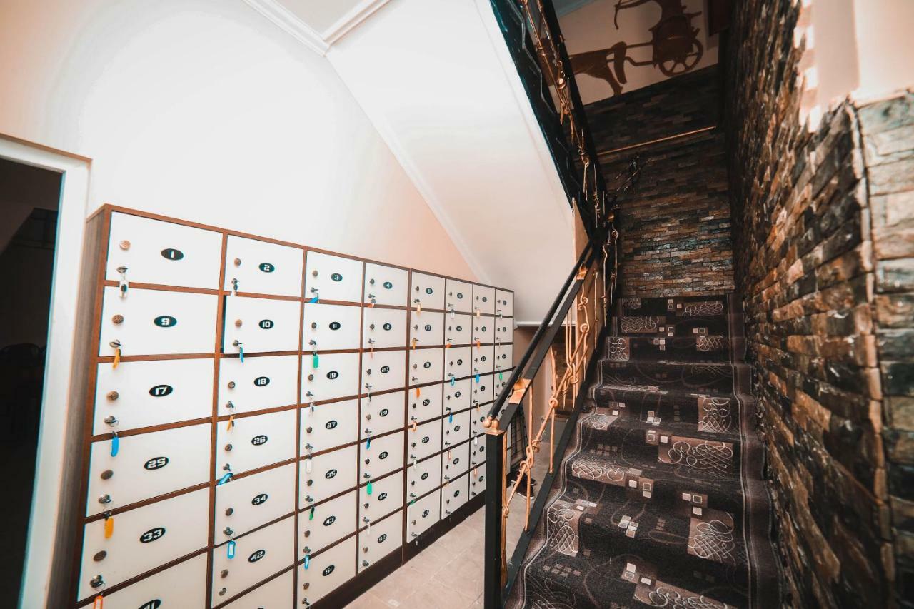 Capsule Hotel Technocave Бишкек Экстерьер фото